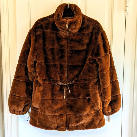 Elie Tahari Faux Fur Coat Tawny Size Small - Picture 3 of 10